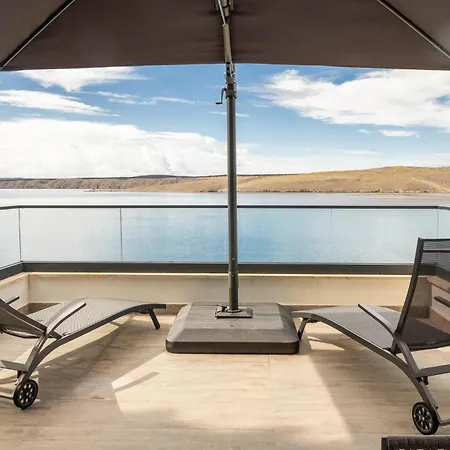 Luxurious In With Sauna Vakantiehuis *